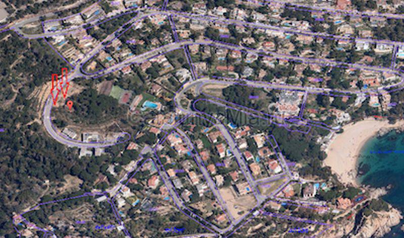 Два участка в Кала Сан Францеск в Бланес с проектом на строительство - предложение №668 - Catalunyamia.ru