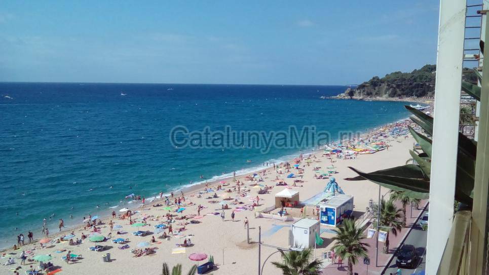 Квартира с видом на море на первой линии центрального пляжа Ллорет де Мар - Коста Брава - предложение №961 - Catalunyamia.ru